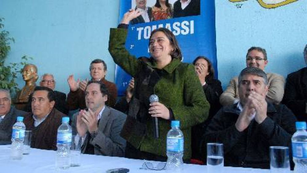 Candidatos del FPV salieron al cruce de las cr�ticas de Castillo