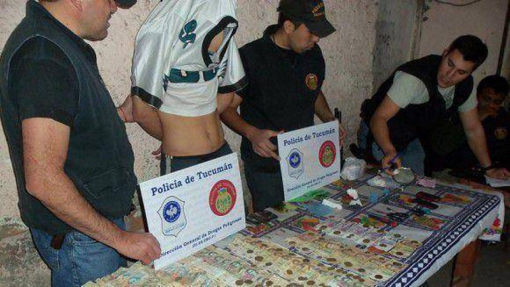 Dos dealer�s detenidos mientras festejaban el d�a de la Primavera