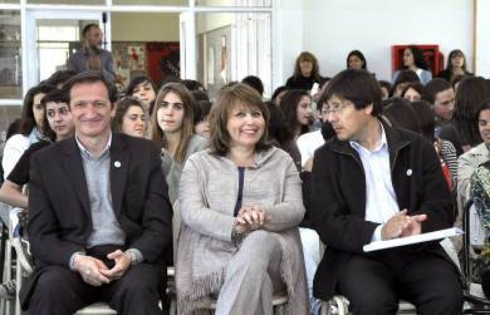 Destacan el dise�o curricular en Chubut para el secundario