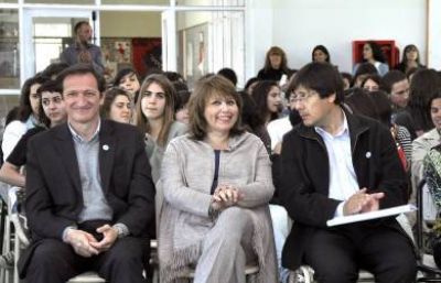 Destacan el dise�o curricular en Chubut para el secundario