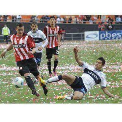 M�s all� del f�tbol, tantas almas calentaron una tarde fr�a en la ciudad