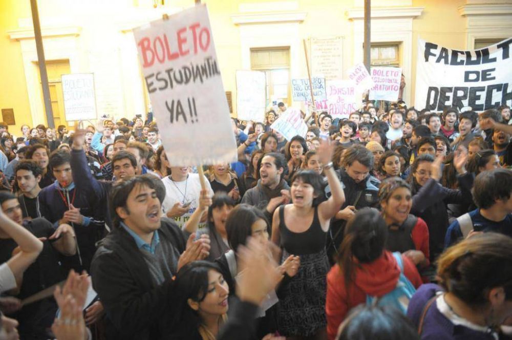 Incertidumbre por el �mnibus estudiantil