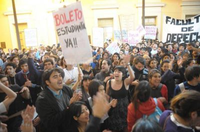 Incertidumbre por el �mnibus estudiantil