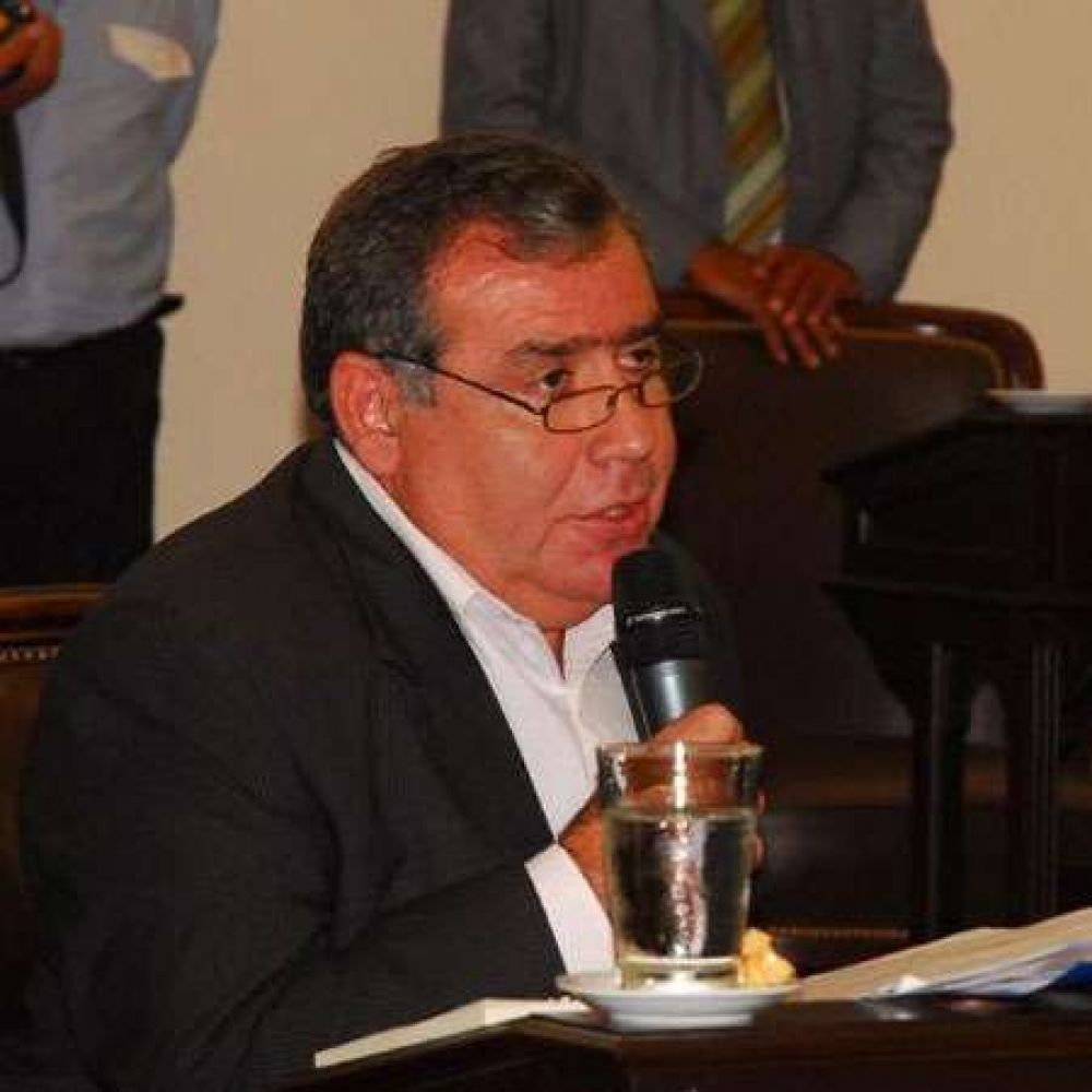 Pocho Brizuela tambien sali� a respaldar demandas de estudiantes de la UNLaR