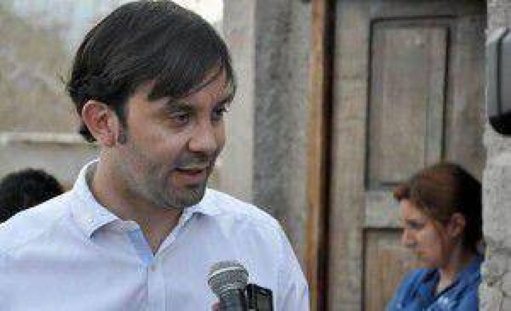 Felipe �lvarez pidi� a las autoridades de la UNLaR que dejen de negar el conflicto