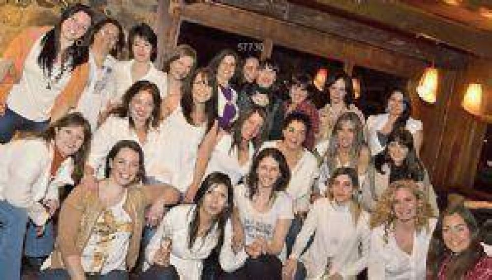 Mujeres de La Angostura se desnudaron con un fin solidario