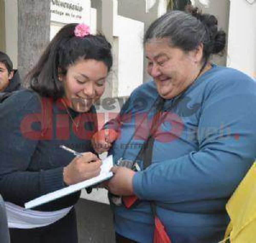 Mama Antula sigue sumando adhesiones