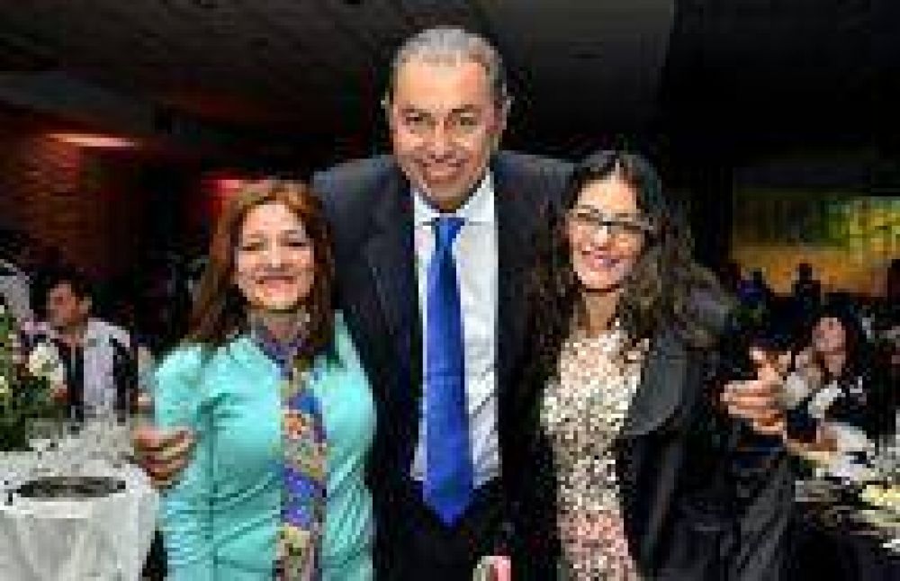 Rodolfo Urtubey: "Los docentes son el rostro visible del Estado en la educaci�n p�blica"