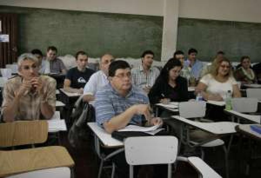 Estatales: para ascender, al d�a con los tributos