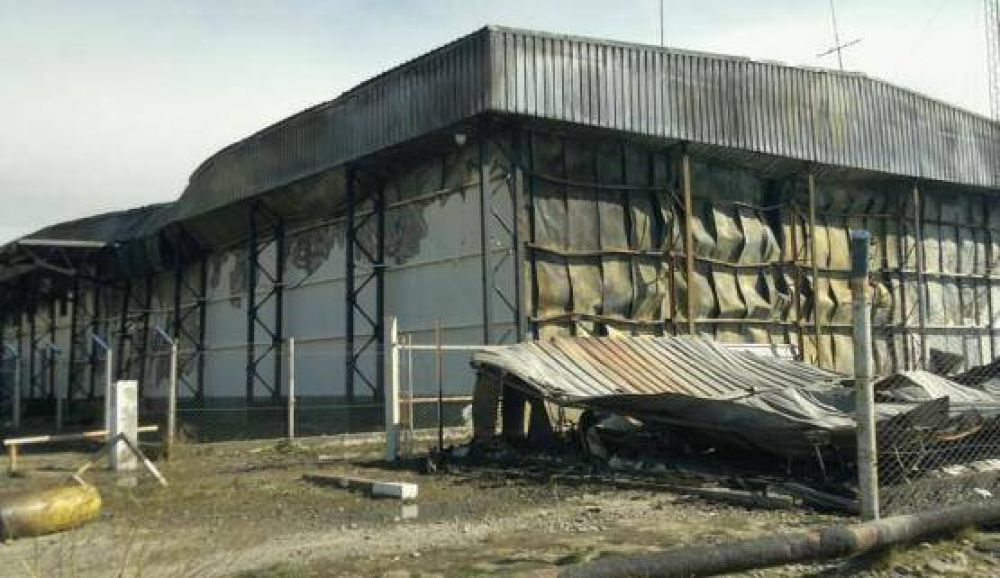Incendio accidental destruy� Frigor�fico en puerto Punta Quilla