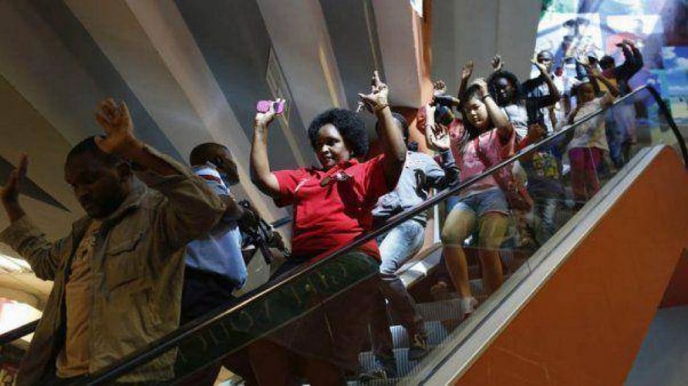 Nuevos e intensos disparos en el centro comercial de Nairobi