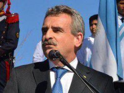 "Hay dirigentes que se acomodan seg�n el viento"