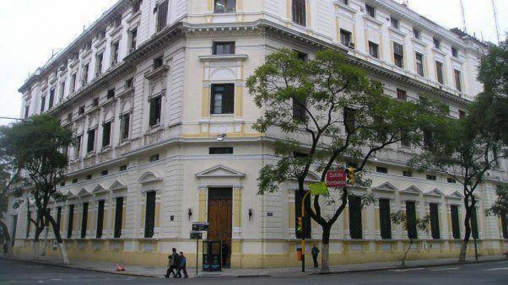 Un muerto en la sede de la Polic�a Federal tras caer de un ascensor