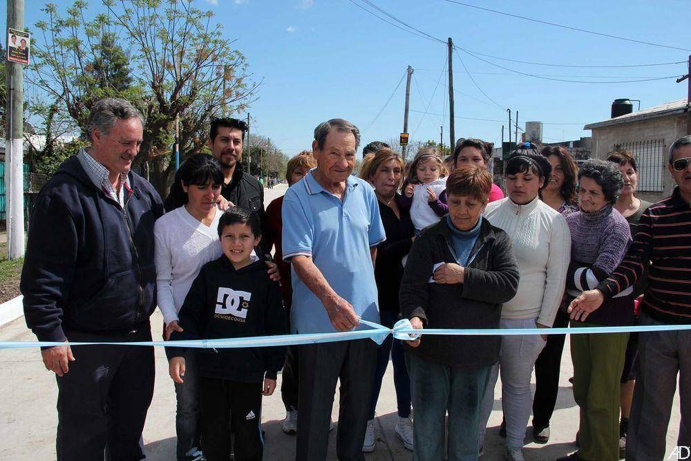 Se inaugur� un nuevo pavimento en Santa Br�gida