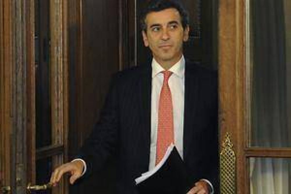 Desde China, Florencio Randazzo denunci� que "hay una c�pula sindical que quiere boicotear el servicio"
