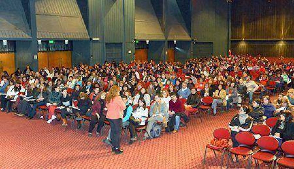 M�s de 2.500 docentes de la provincia se capacitaron a trav�s de Mes del Agua