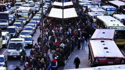 Colapso en Constituci�n por un corte de 8 horas en las v�as del tren Roca