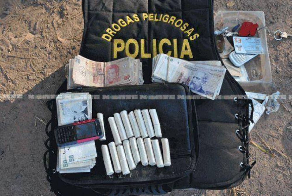 Detenido con 17 tizas de coca�na y m�s de $20.000