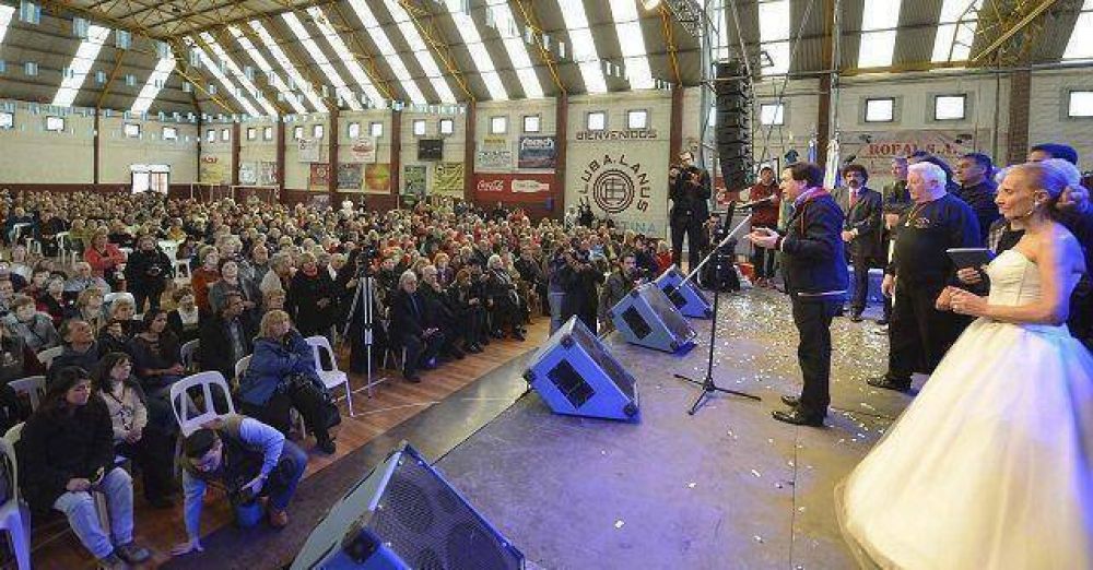 Lan�s: cinco mil abuelos y abuelas celebraron el d�a del jubilado