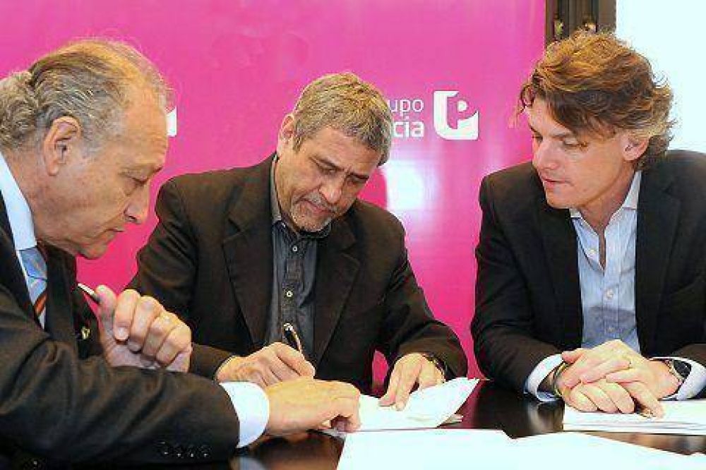 Avellaneda: Jorge Ferraresi firm� un convenio con Provincia Leasing