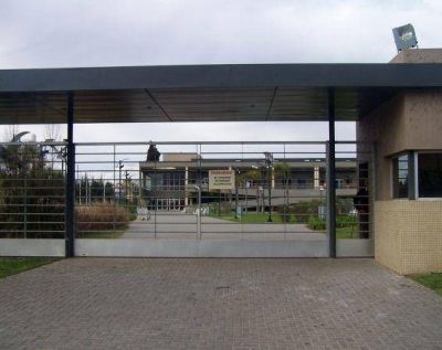 Aprueban complejo deportivo construido en las canchitas de la Inyecta de Quilmes Oeste