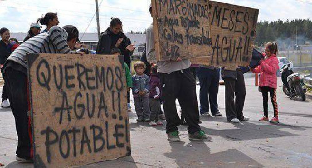 Siete meses sin agua potable