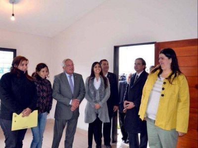 El gobernador entreg� 30 viviendas en Pampa Blanca