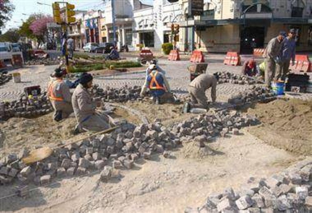 Adoquinado: siguen los trabajos frente al m�stil