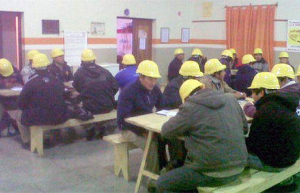 Entregar�n en Vaqueros tarjetas de registro laboral en alba�iler�a