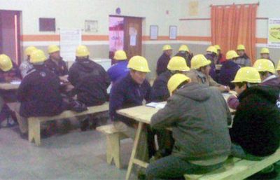 Entregar�n en Vaqueros tarjetas de registro laboral en alba�iler�a