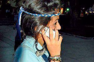 Por d�a se denuncian m�s de 100 robos de celulares en Santiago