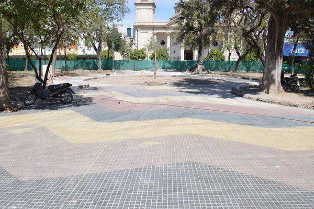 Contin�an los trabajos en Plaza Libertad y el Parque Sur