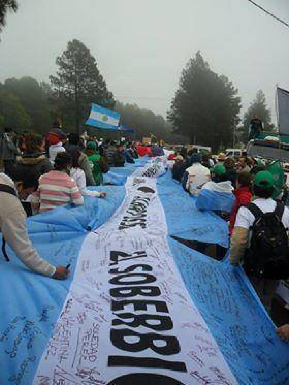 No a las represas: el primer d�a de marcha super� las expectativas