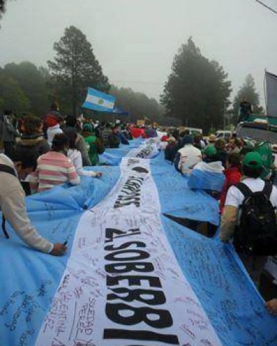 No a las represas: el primer d�a de marcha super� las expectativas
