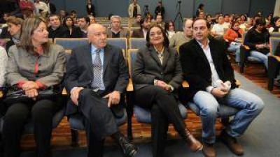 Presentaron el anteproyecto para la refuncionalizaci�n de la manzana del turismo
