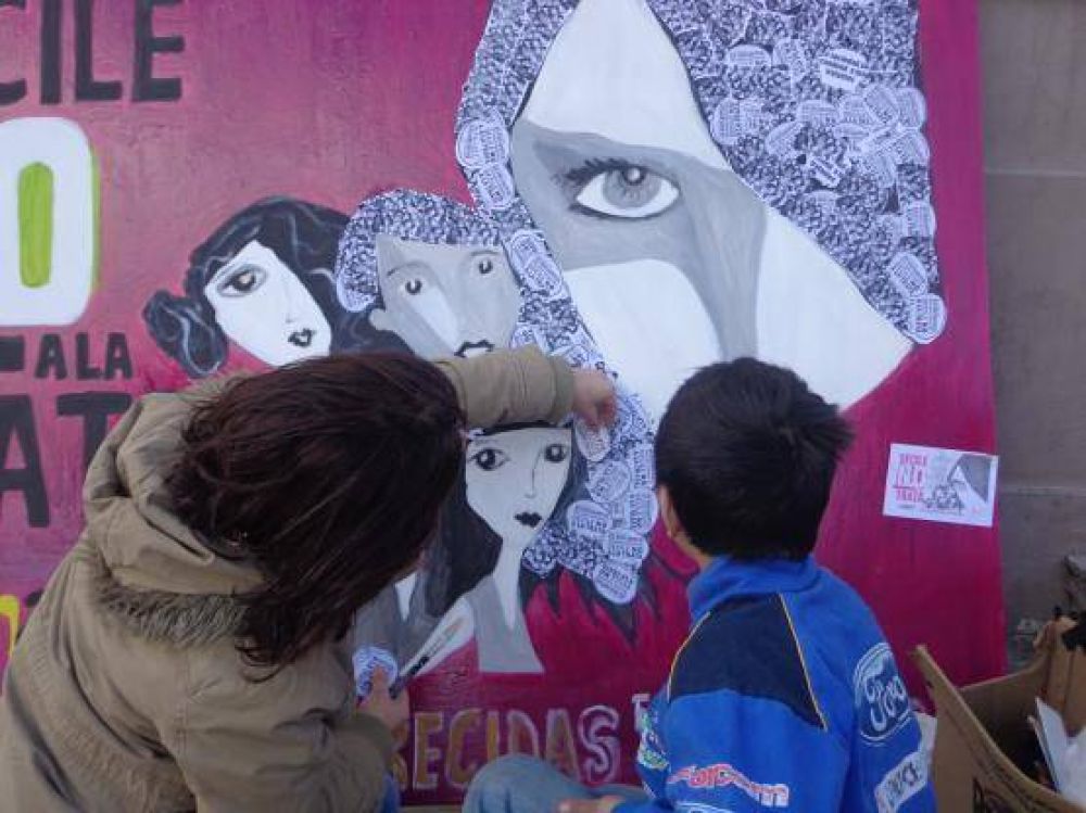 �Basta de desaparecidas en democracia�