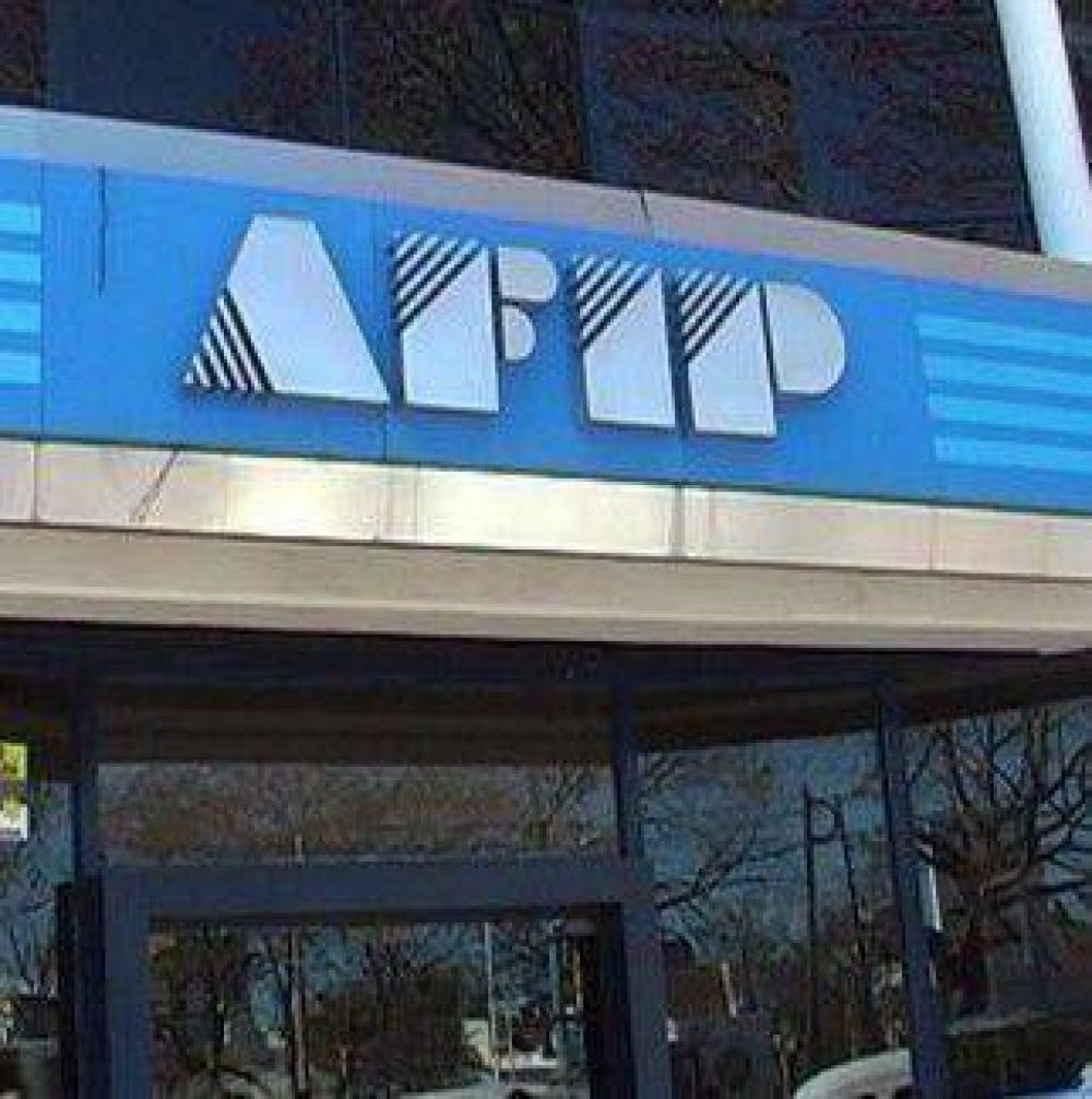�Facturas ap�crifas por 200 millones de pesos?