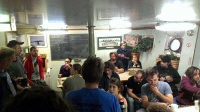 Camila Speziale lleg� a Rusia y se reuni� con el c�nsul argentino dentro de la embarcaci�n