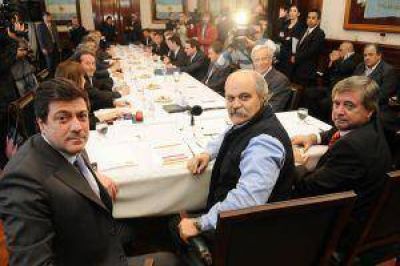 Granados ya encabeza su primera reuni�n del Consejo de Seguridad provincial