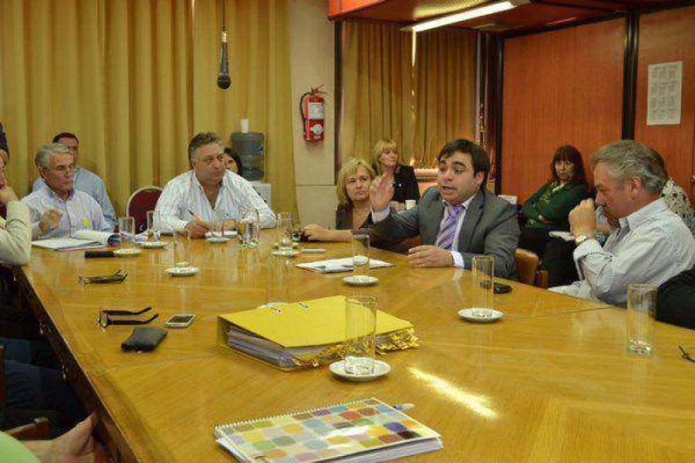 Bravo pas� por Diputados y elogi� a PCR