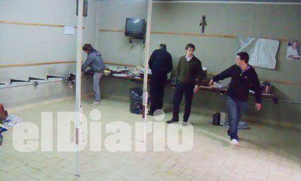 El Parroquial perdi� todas sus computadoras por una inundaci�n
