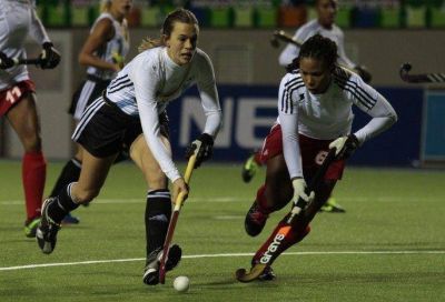 Un gol cada tres minutos: Las Leonas ganaron 22 a 0