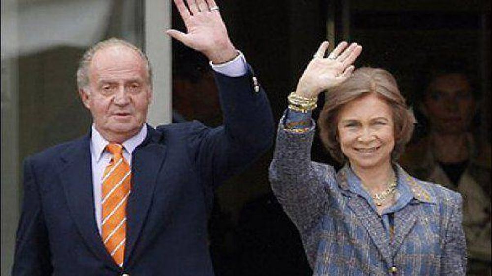 El rey de Espa�a fue internado y ser� operado de la cadera