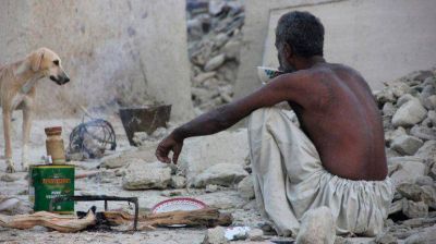 Un fuerte terremoto dej� m�s de 200 muertos en Pakist�n