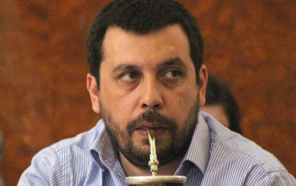 Piden la tala de �rboles en el barrio Don Emilio