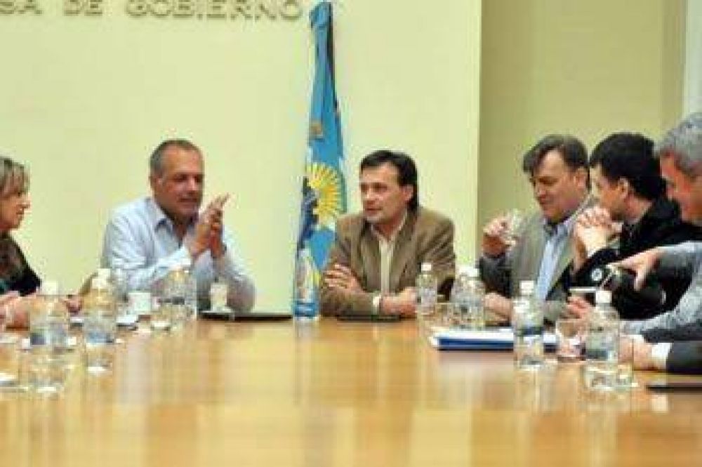 BUZZI: "DIMOS TODAS LAS ALTERNATIVAS DE DI�LOGO" A LOS DOCENTES Y "MAGNO ELIGI� EL PEOR CAMINO"