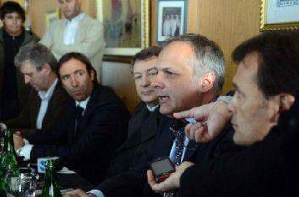 BUZZI DESCART� QUE HAYA CAMBIOS DE GABINETE ANTES DE OCTUBRE