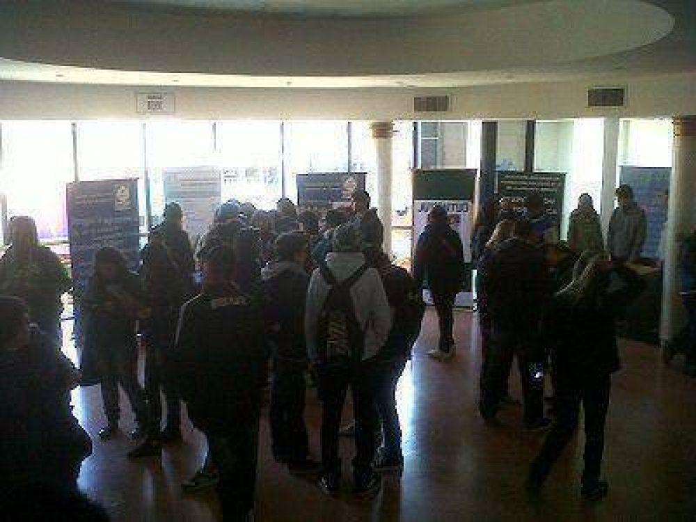 Hasta el viernes, Expo Universidades en Almirante Brown