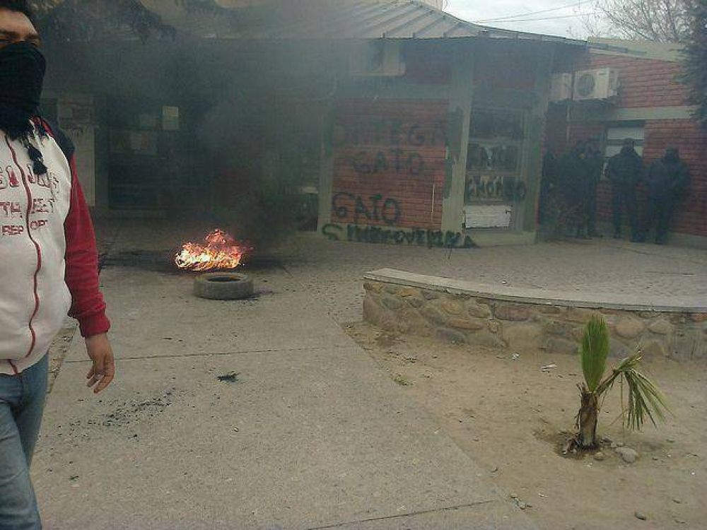 Conflicto en el municipio de Monterrico por precarizados