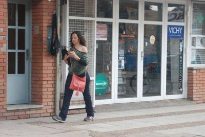 Detienen infraganti a dos delincuentes en pleno robo a una farmacia c�ntrica